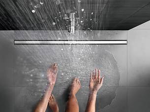 Duschrinnen mit offener Ablauffläche sind einfach zu reinigen. Schmutz und Bakterien setzen sich darauf nur schwer fest.