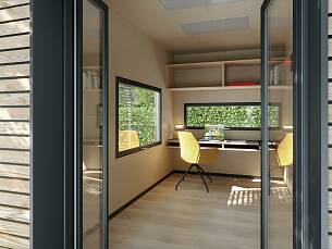 Voll möbliert mit breitem Schreibtisch, Bürostuhl und einem Design-Sideboard von USM-Haller.