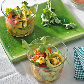 Tomaten-Gurken-Salat mit Ananas